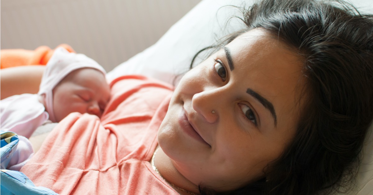 Spezieller Versorgungstisch ermöglicht Mutter-Kind-Bonding trotz Frühgeburt
