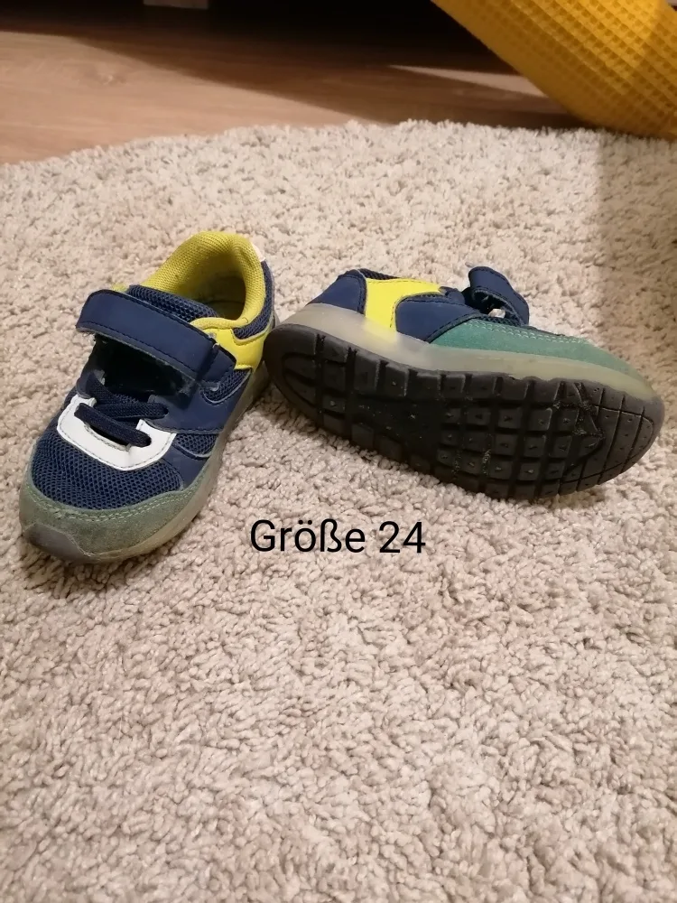 08jkt22ebr1a.webp