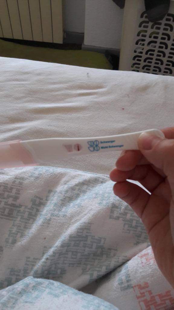 Negativ test schwanger 13 trotzdem überfällig tage Schwanger trotz